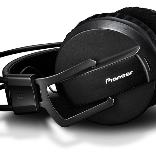 HRM-7 Professional closed-back studio monitor headphones (black 