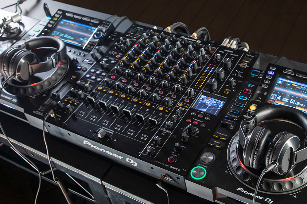 Learn more about DJM-V10 Dual headphones output - Pioneer DJ - América Latina