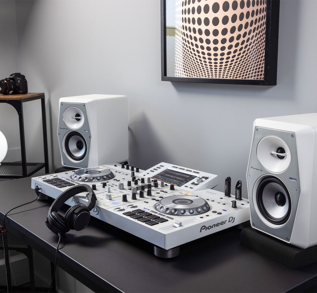 Pioneer DJ VM-50 Active Studio Monitor(white)