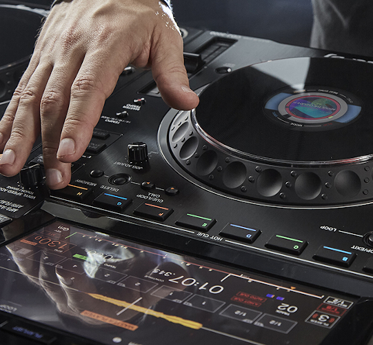 Pioneer DJ CDJ-3000 Professional DJ Multiplayer with 9-Inch Touch Screen